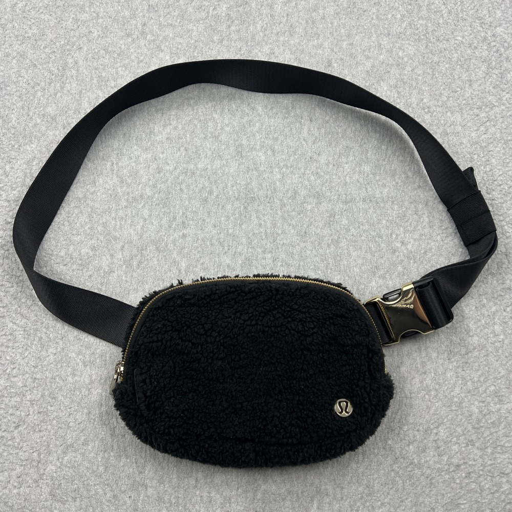 Lululemon Everywhere Belt Bag 1L Black Fleece Sherpa Strap Gold Hardware U9B18S